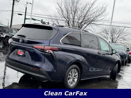 2021 Toyota Sienna XLE 7 Passenger