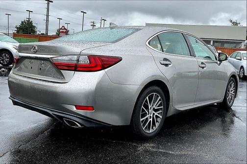 Atomic Silver 2016 Lexus ES 350 Base