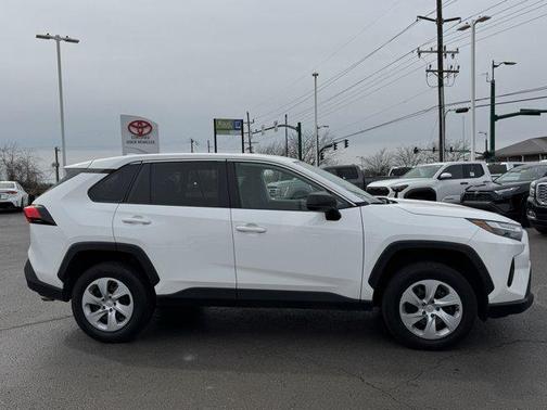 2024 Toyota RAV4 LE