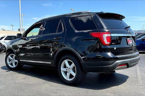 Agate Black Metallic 2019 Ford Explorer XLT