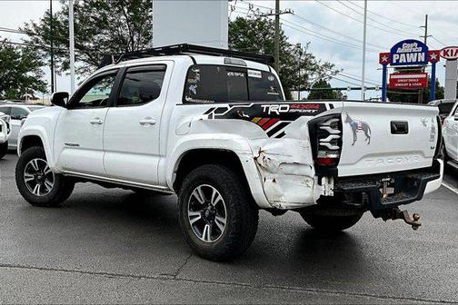 Super White 2018 Toyota Tacoma TRD Sport