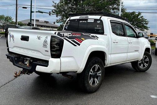 Super White 2018 Toyota Tacoma TRD Sport