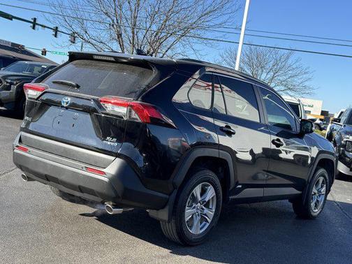 2024 Toyota RAV4 Hybrid XLE