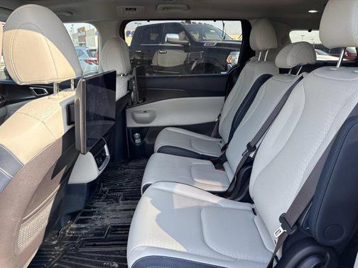 2025 Kia Carnival Hybrid SX Prestige