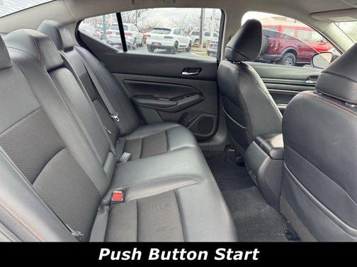 2021 Nissan Altima SR FWD