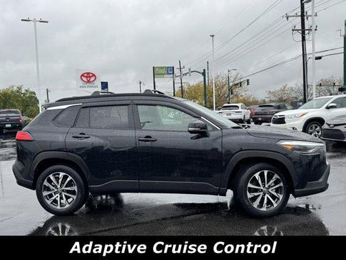 2025 Toyota Corolla Cross XLE