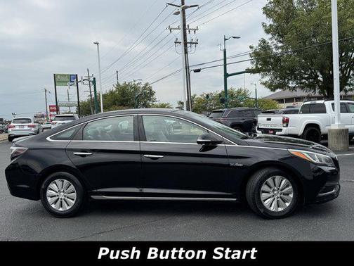 2016 Hyundai SONATA Hybrid SE