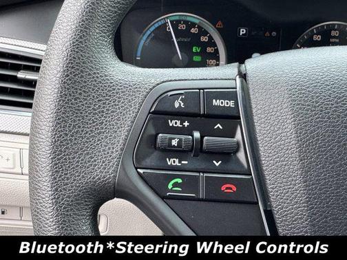 2016 Hyundai SONATA Hybrid SE