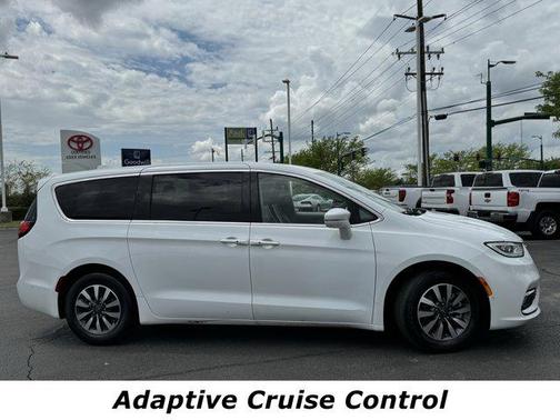 2022 Chrysler Pacifica Hybrid Touring L