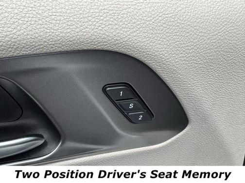 2022 Chrysler Pacifica Hybrid Touring L