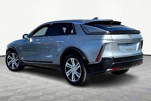 Argent Silver Metallic 2024 Cadillac LYRIQ Tech