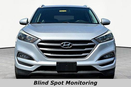 Molten Silver 2017 Hyundai TUCSON SE Plus