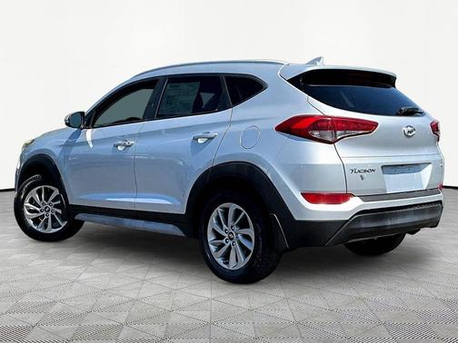 Molten Silver 2017 Hyundai TUCSON SE Plus
