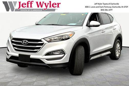 Molten Silver 2017 Hyundai TUCSON SE Plus