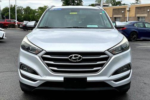 Molten Silver 2017 Hyundai TUCSON SE Plus