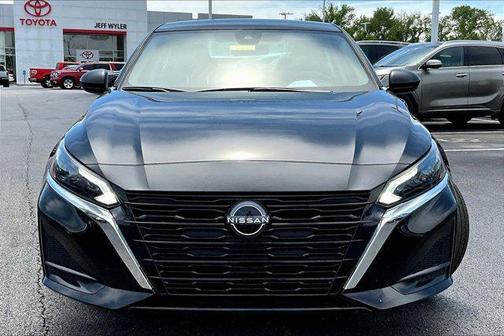 Super Black 2025 Nissan Altima SV FWD