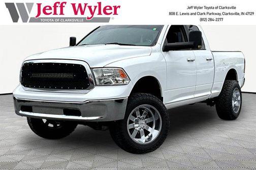 Bright White Clearcoat 2017 RAM 1500 SLT