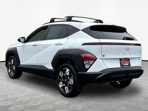 Atlas White 2025 Hyundai KONA SEL