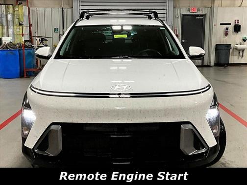 Atlas White 2025 Hyundai KONA SEL