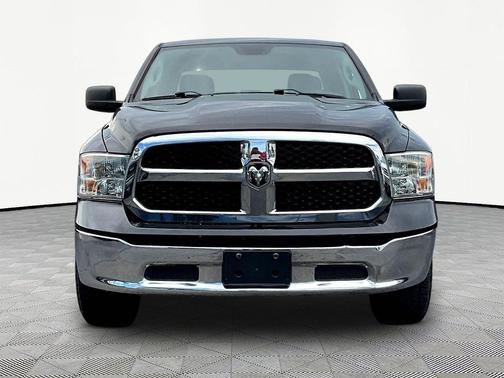 Diamond Black Crystal Pearlcoat 2021 RAM 1500 Classic SLT