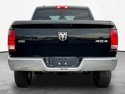 Diamond Black Crystal Pearlcoat 2021 RAM 1500 Classic SLT