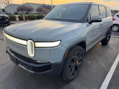 LA Silver 2023 Rivian R1S Adventure