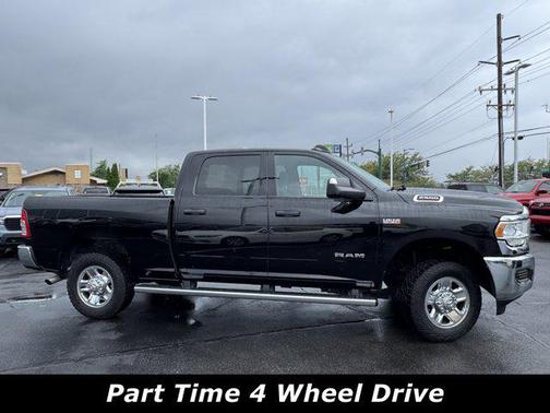 2022 RAM 2500 Tradesman Crew Cab 4x4 6'4' Box