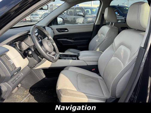2023 Nissan Pathfinder SL 4WD