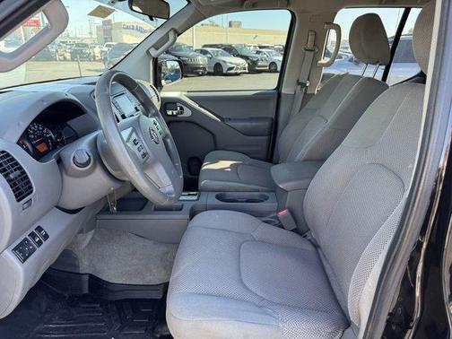 2016 Nissan Frontier SV