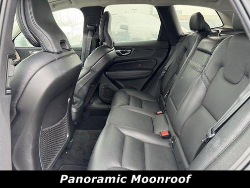 2021 Volvo XC60 T6 Momentum