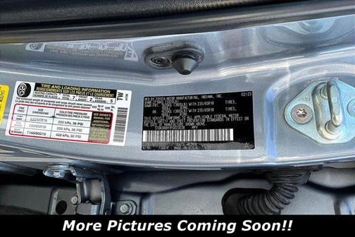 Moon Dust 2023 Toyota Highlander XLE