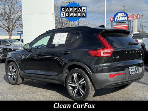 2021 Volvo XC40 T5 R-Design