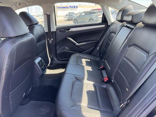 2019 Volkswagen Passat 2.0T Wolfsburg Edition