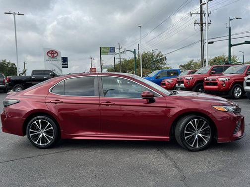 2018 Toyota Camry SE