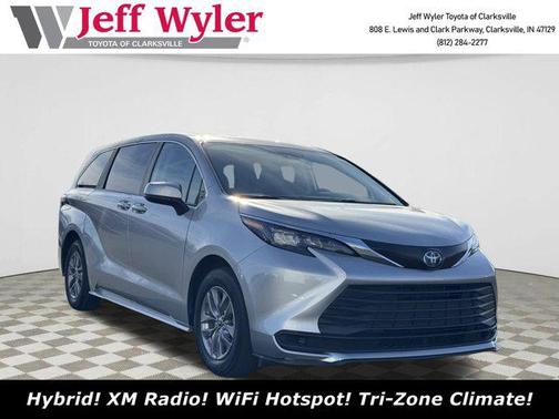 2024 Toyota Sienna LE