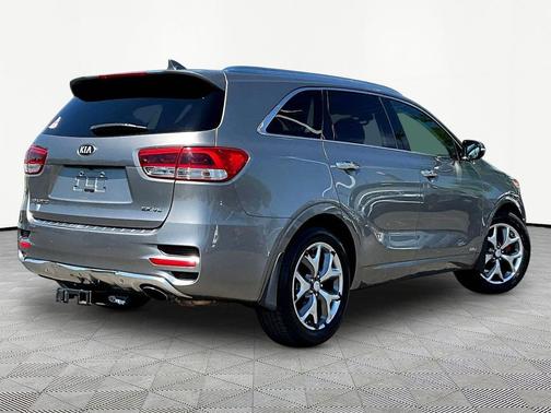 Titanium Silver 2018 Kia Sorento SX