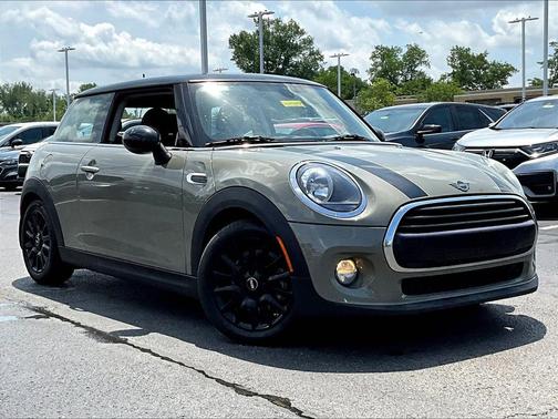 Gray Metallic 2019 MINI Hardtop Cooper