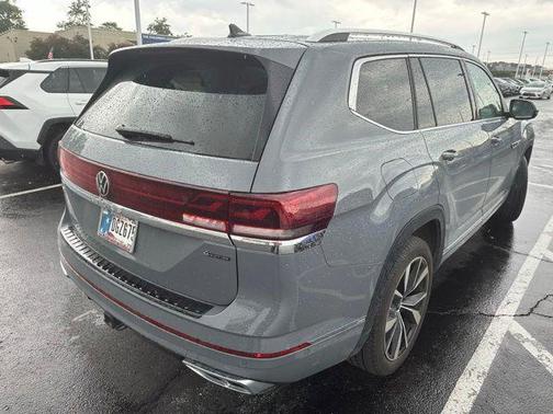 Platinum Gray Metallic 2025 Volkswagen Atlas 2.0T SEL Premium R-Line 4MOTION