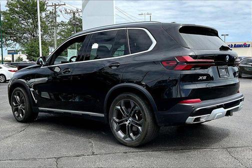 Skyscraper Grey Metallic 2024 BMW X5 xDrive40i