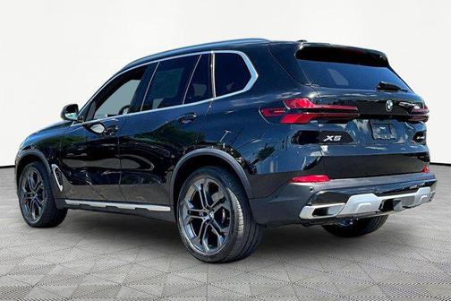 Skyscraper Grey Metallic 2024 BMW X5 xDrive40i
