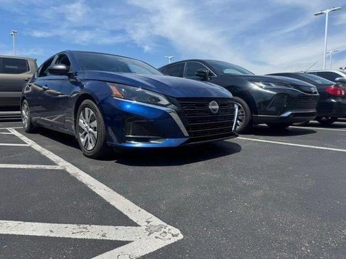 Deep Blue Pearl 2024 Nissan Altima S FWD