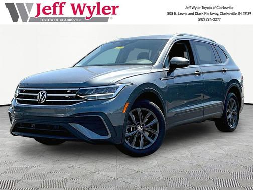 Platinum Gray Metallic 2022 Volkswagen Tiguan 2.0T SE
