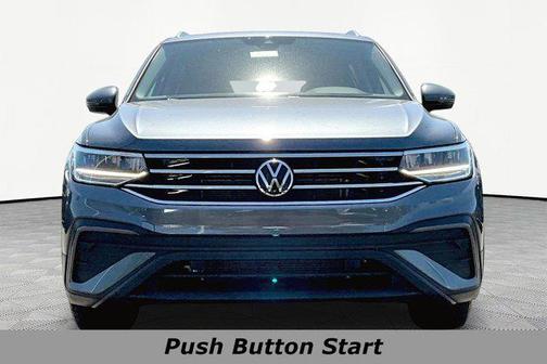 Platinum Gray Metallic 2022 Volkswagen Tiguan 2.0T SE