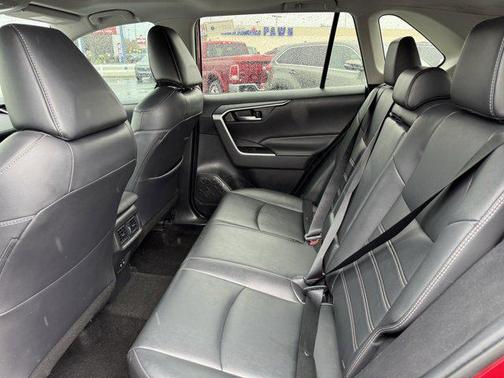 2020 Toyota RAV4 XLE Premium