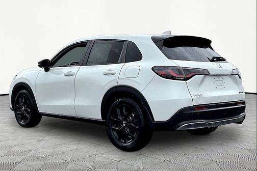 Platinum White Pearl 2024 Honda HR-V Sport
