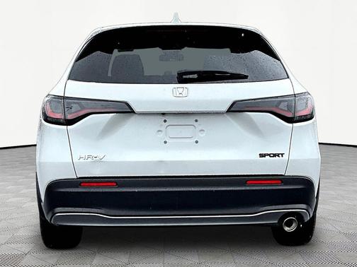 Platinum White Pearl 2024 Honda HR-V Sport