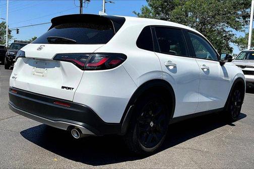 Platinum White Pearl 2024 Honda HR-V Sport