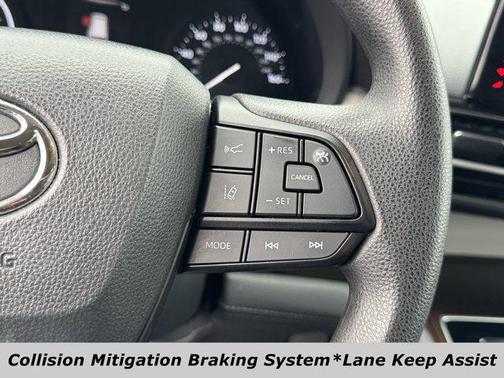 2024 Toyota Sienna LE