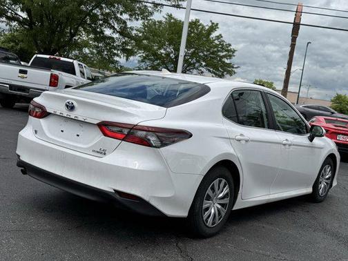 2024 Toyota Camry Hybrid LE