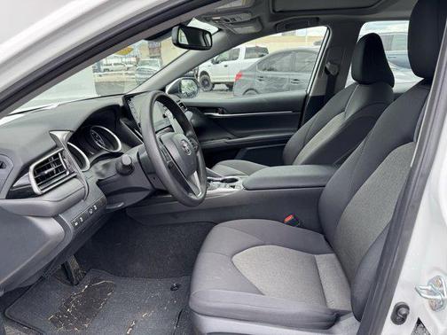 2024 Toyota Camry Hybrid LE